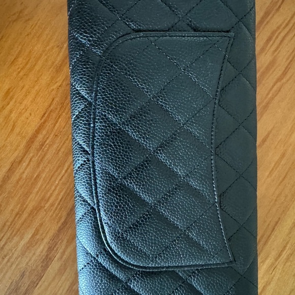 CHANEL Black Caviar XL Clutch/Wallet with Removeable card/coin Insert - Picture 3 of 5